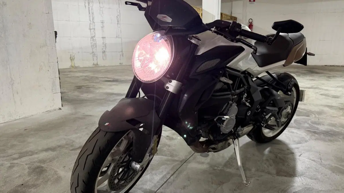 MV Agusta Brutale 675 EAS ABS (2011 - 16)  (2)