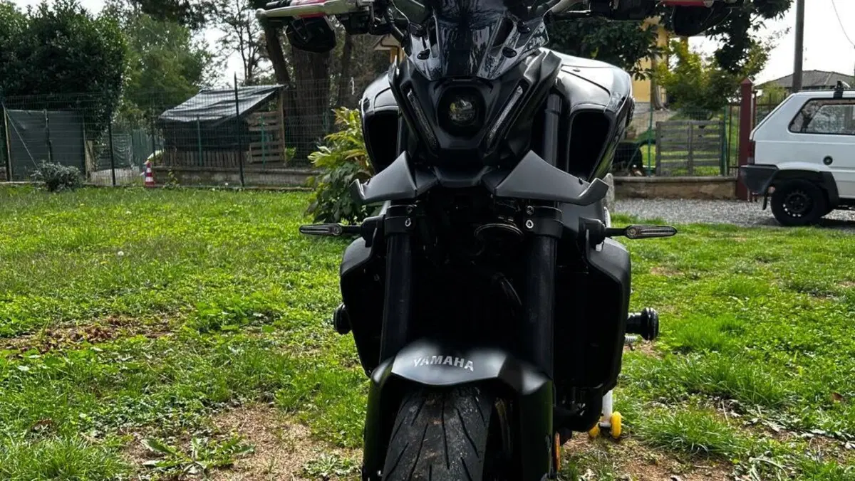 Yamaha MT-09 (2021 - 23)  (2)