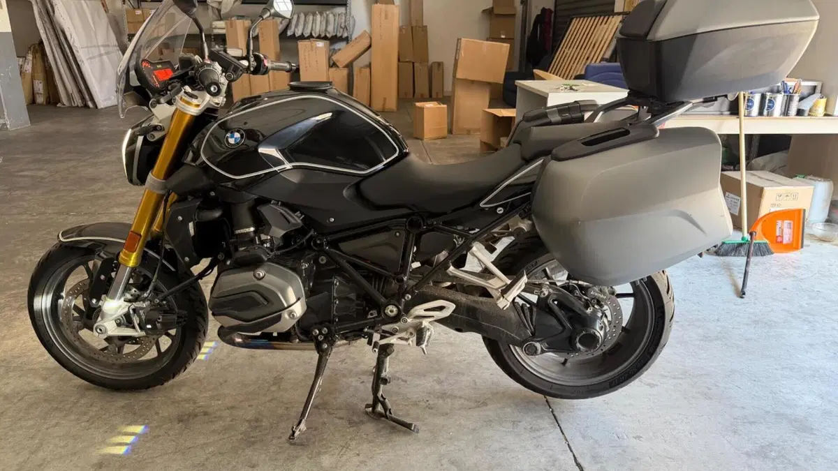 Bmw R 1200 R (2017 - 18)  (2)