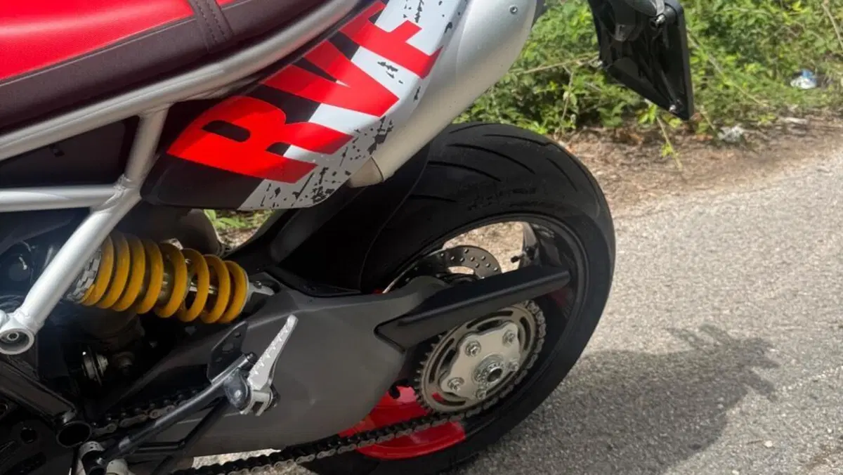 Ducati Hypermotard 950 RVE (2022 - 25)  (2)