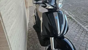 Piaggio Beverly Tourer 250  (3)