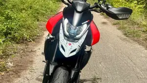 Ducati Hypermotard 950 RVE (2022 - 25)  (6)