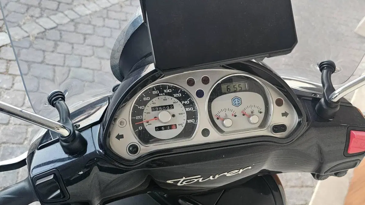 Piaggio Beverly Tourer 250  (5)
