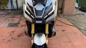 Honda X-ADV 750 DCT (2021 - 24)  (3)