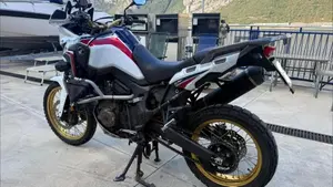 Honda Africa Twin CRF 1000L (2016 - 17)  (4)