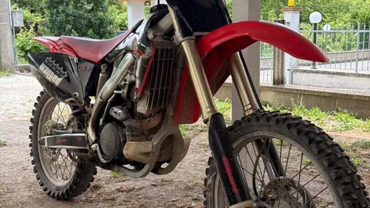 Honda CRF 450R (2006)  (2)