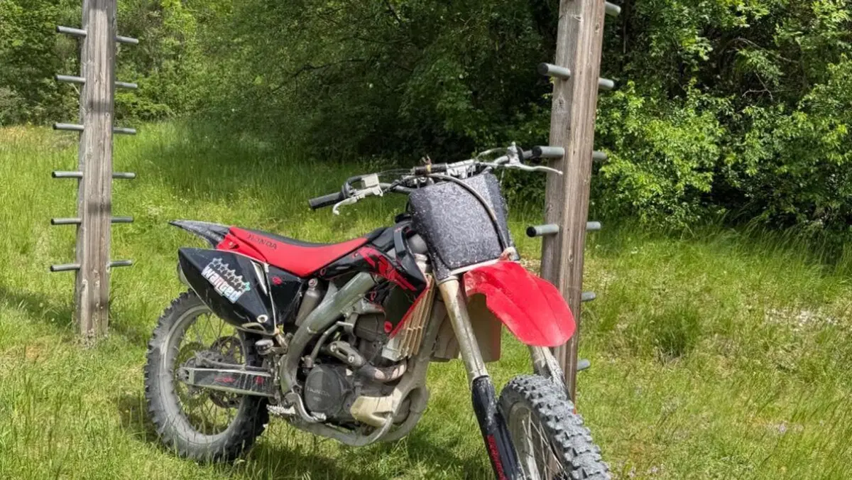 Honda CRF 450R (2006)  (3)