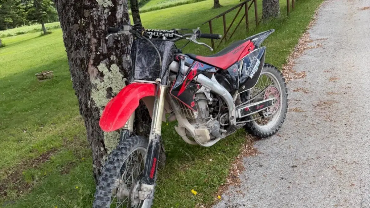 Honda CRF 450R (2006)  (4)