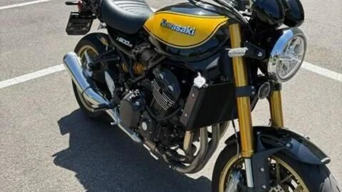 Kawasaki Z 900 RS (2022 - 25)  (2)