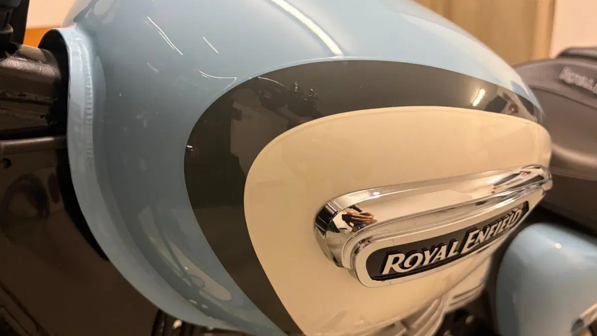 Royal Enfield Meteor 350 Aurora (2024 - 26)  (5)