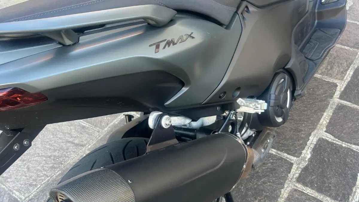 Yamaha T-Max 560 (2025 - 26)  (3)