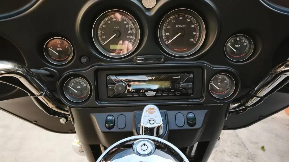 Harley-Davidson 1584 Electra Glide Standard (2008 - 10) - FLHT  (5)