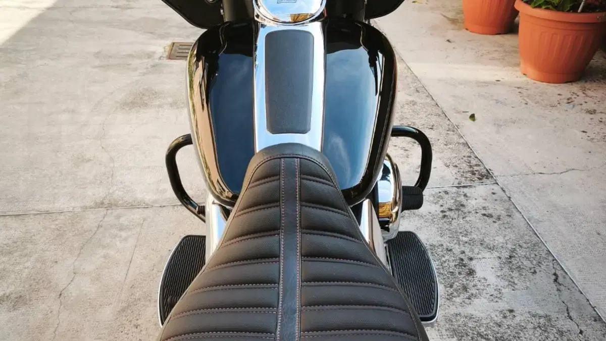 Harley-Davidson 1584 Electra Glide Standard (2008 - 10) - FLHT  (6)