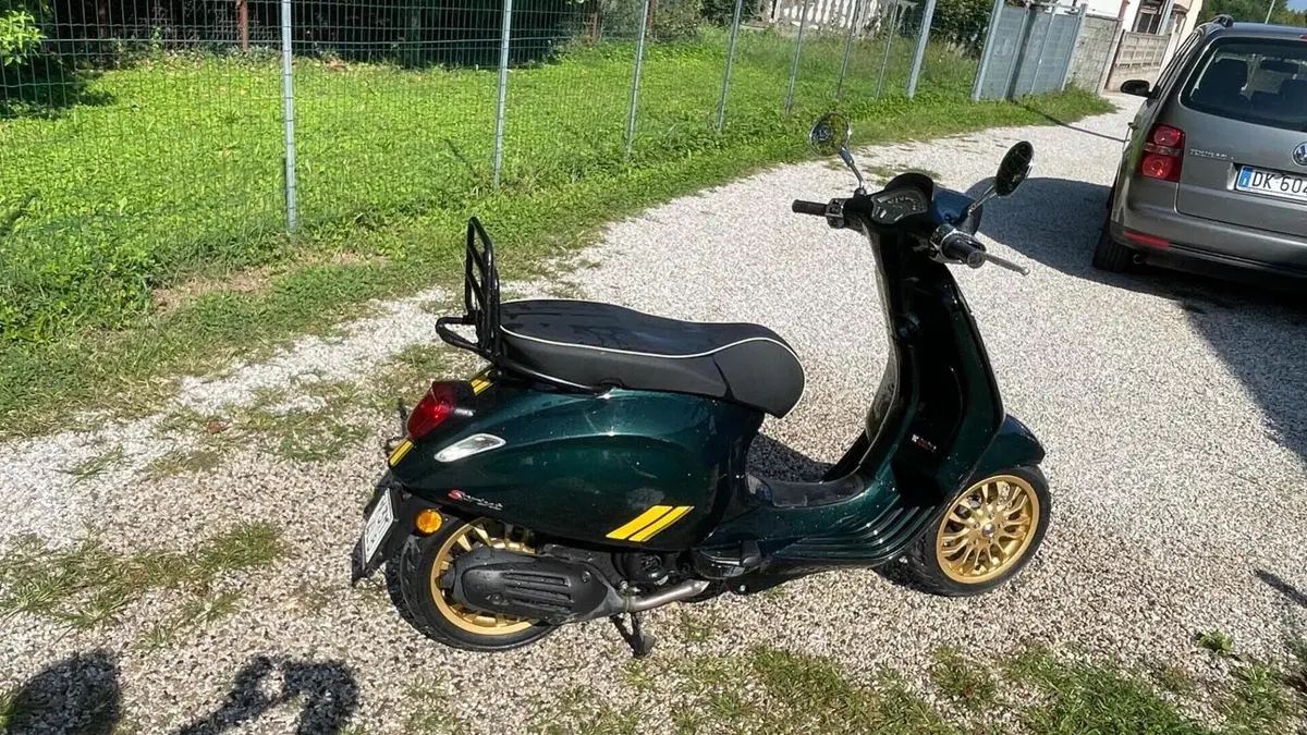 Vespa Sprint 50 Racing Sixties (2021 - 22)  (2)