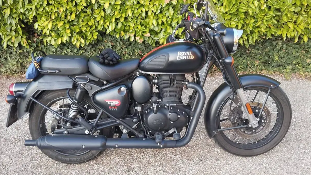 Royal Enfield Classic 350 (2021 - 26)  (2)