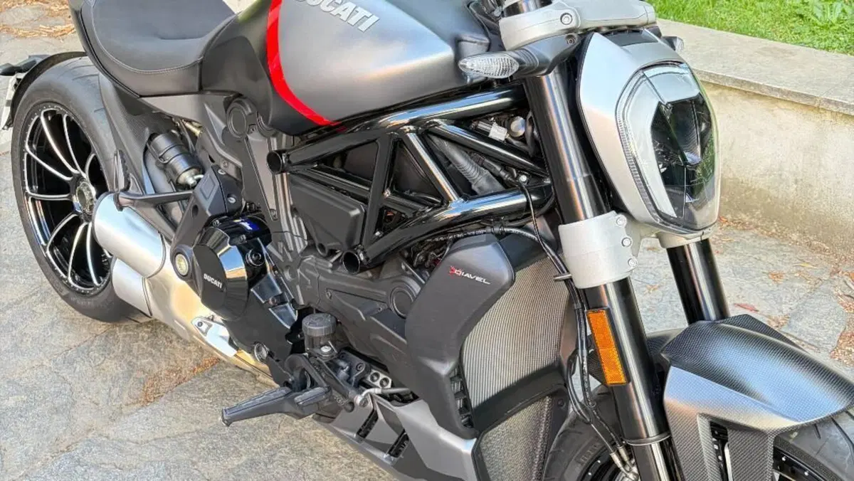 Ducati XDiavel 1262 Black Star (2021)  (19)