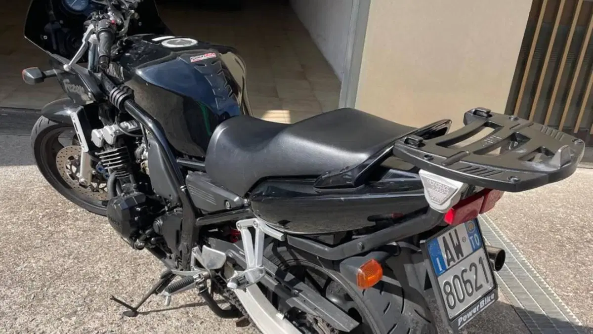 Yamaha FZS 600 Fazer (1998 - 01)  (6)