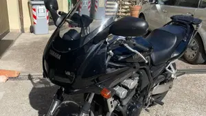 Yamaha FZS 600 Fazer (1998 - 01)  (8)