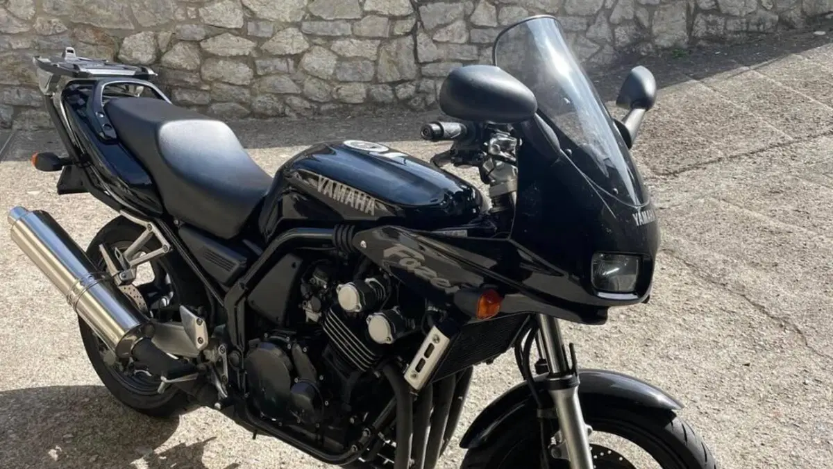Yamaha FZS 600 Fazer (1998 - 01)  (9)
