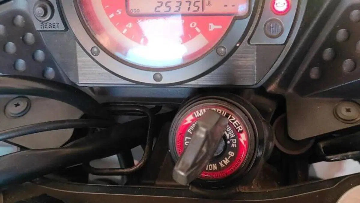 Kawasaki Z 750 (2003 - 06)  (5)