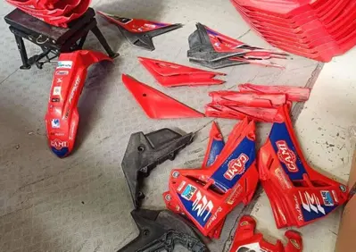 KIT PLASTICHE COMPLETO USATO HONDA CRF 250/450 202 Racetech - Annuncio 10114588