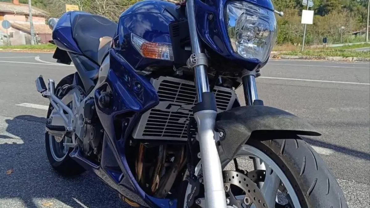 Suzuki GSR 600 (2006 - 11)  (2)
