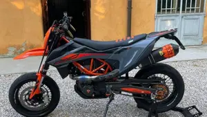 KTM 690 SMC R (2021 - 22)  (2)