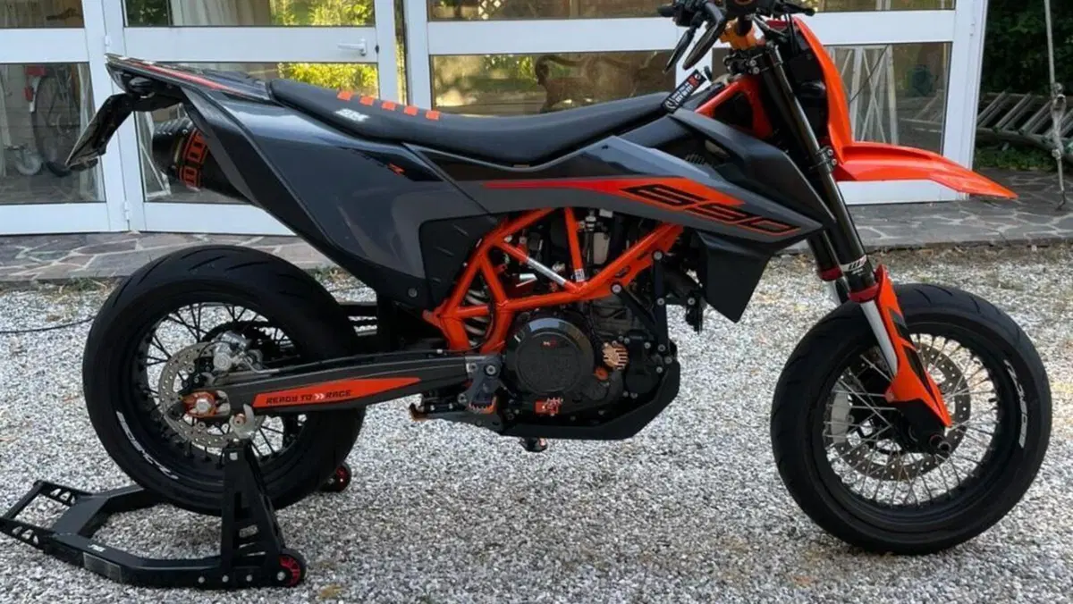KTM 690 SMC R (2021 - 22)  (3)
