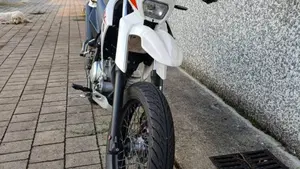 Yamaha XT 125 X (2005 - 11)  (2)