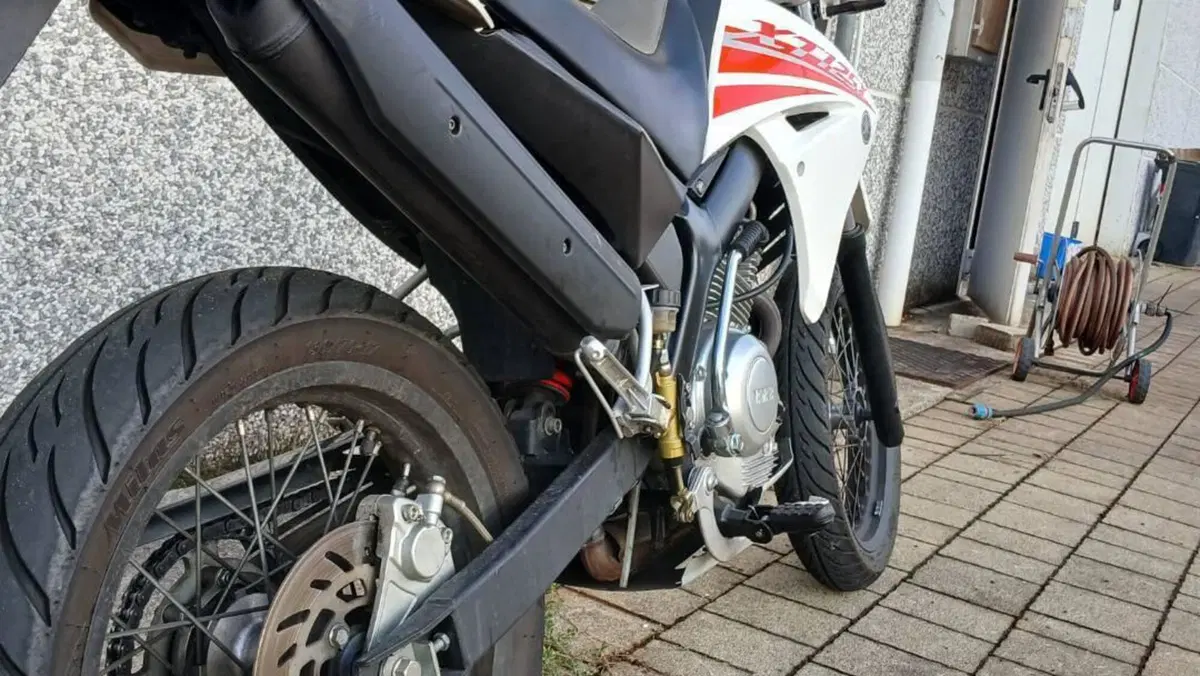 Yamaha XT 125 X (2005 - 11)  (4)