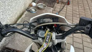 Yamaha XT 125 X (2005 - 11)  (6)