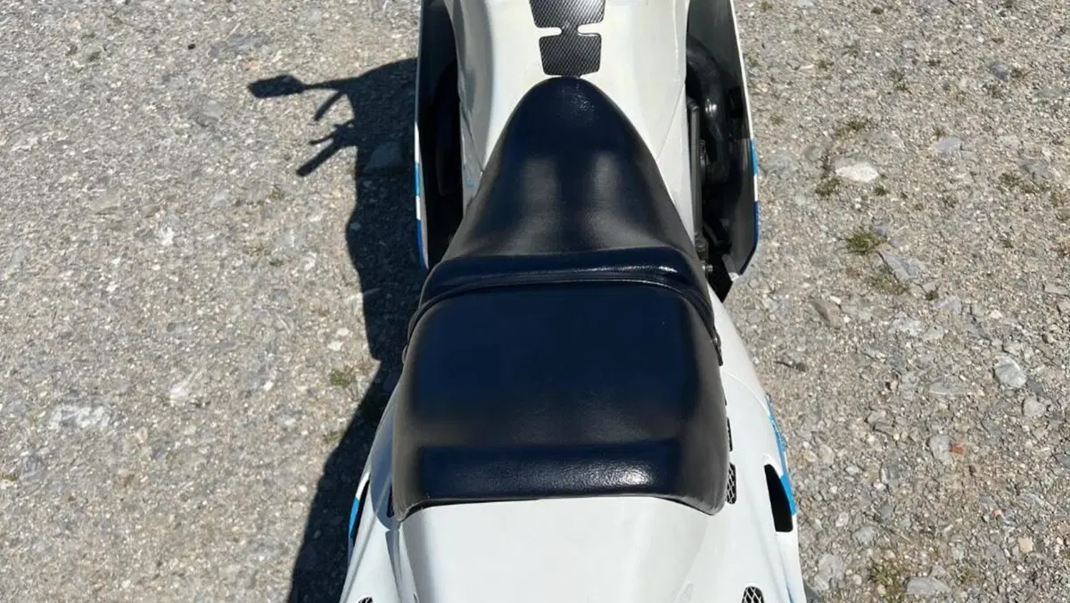 Suzuki   (3)