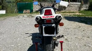 Suzuki   (4)
