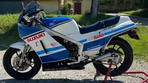 Suzuki   (10)