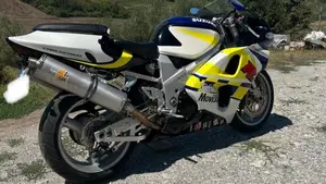 Suzuki   (7)