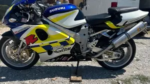 Suzuki   (12)