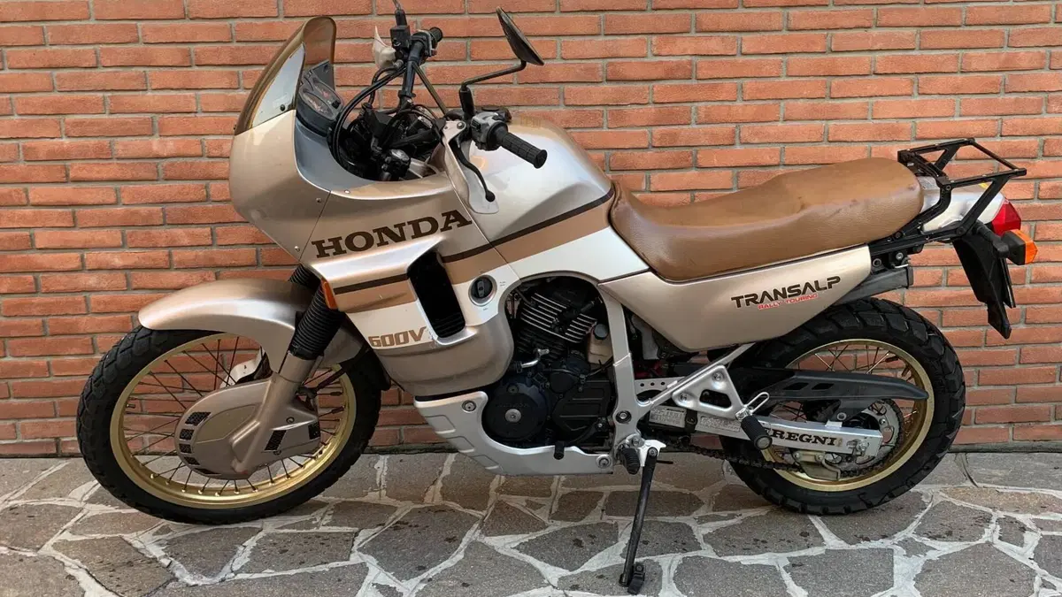 Honda Transalp XL 600V (1987 - 90)  (3)