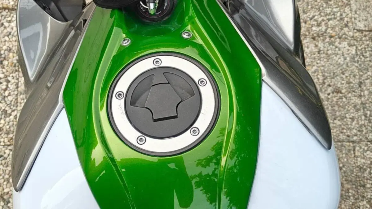 Kawasaki Z 1000 ABS (2014 - 16)  (5)