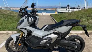 Honda X-ADV 750 DCT (2021 - 24)  (3)