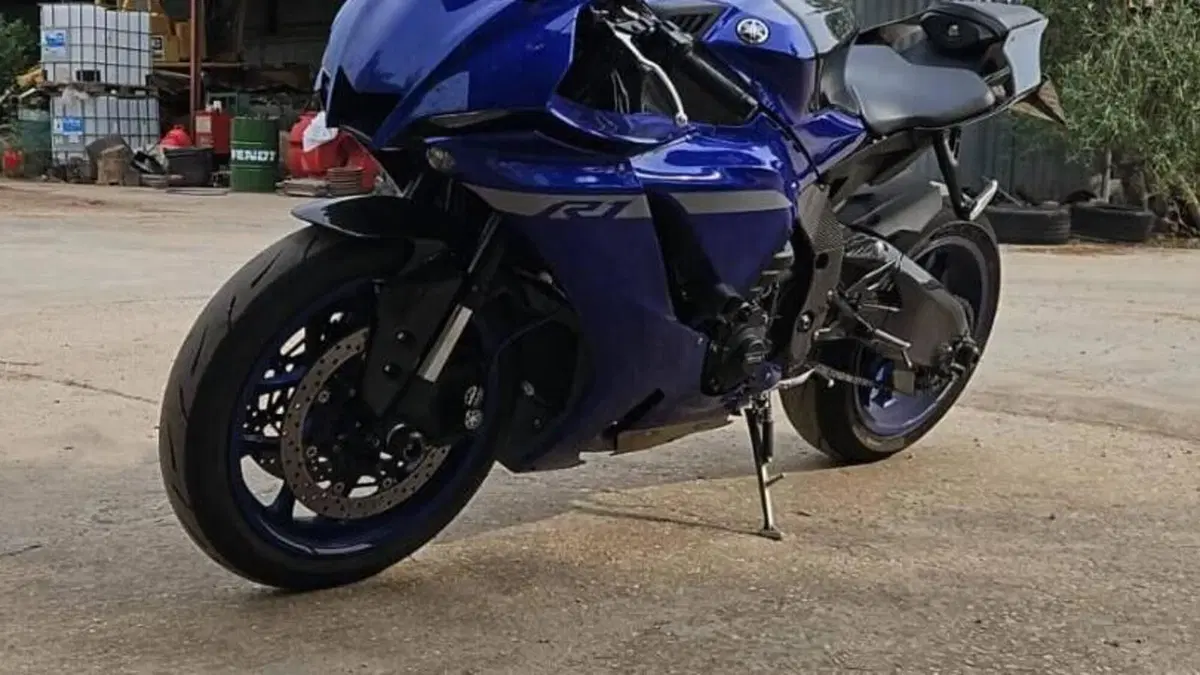 Yamaha YZF R1 (2020 - 25)  (4)