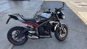 Triumph Street Triple RS (2020 - 22)  (2)