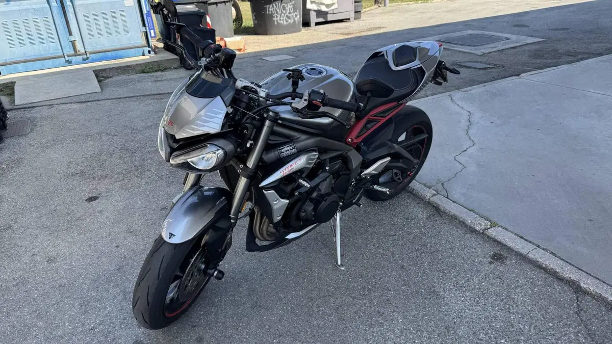 Triumph Street Triple RS (2020 - 22)  (3)