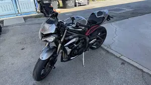 Triumph Street Triple RS (2020 - 22)  (3)