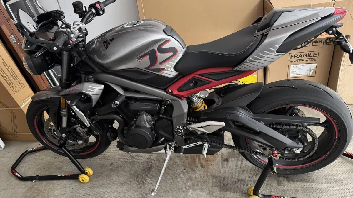 Triumph Street Triple RS (2020 - 22)  (5)