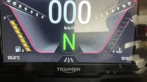 Triumph Street Triple RS (2020 - 22)  (7)