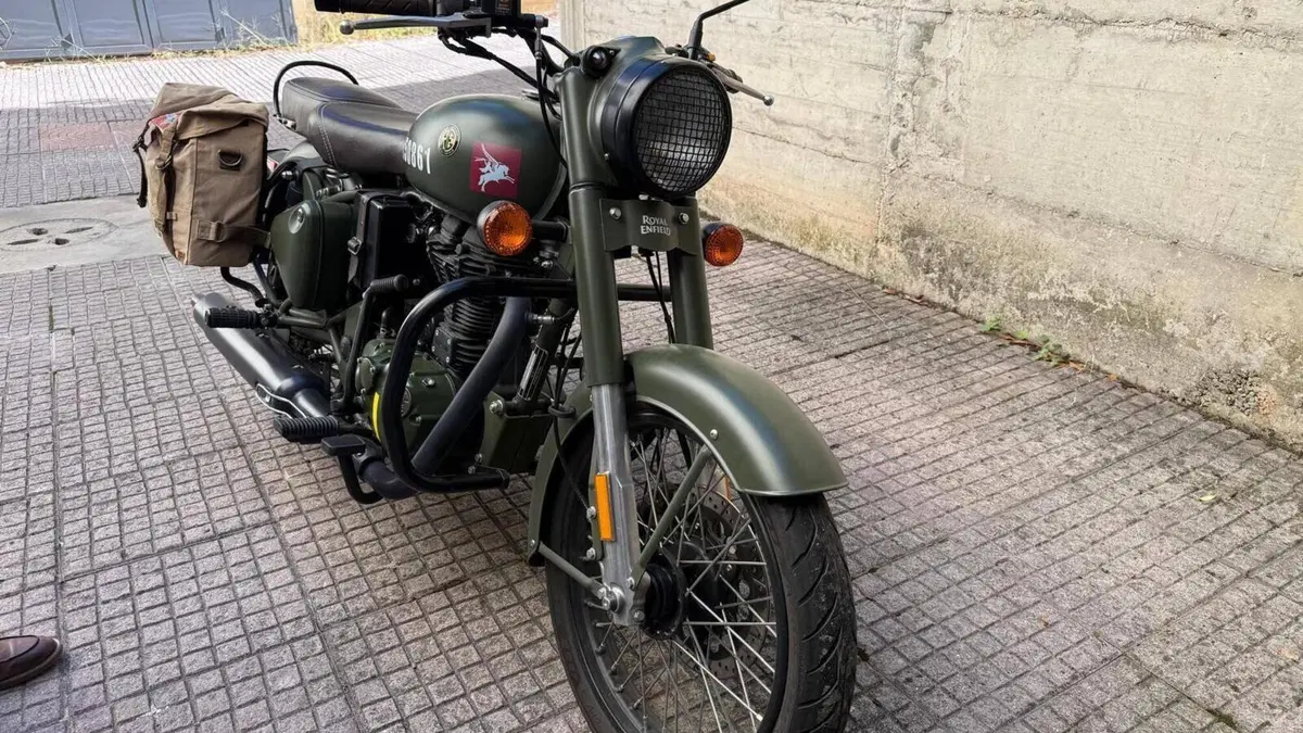 Royal Enfield Classic 500 Pegasus (2019 - 20)  (5)