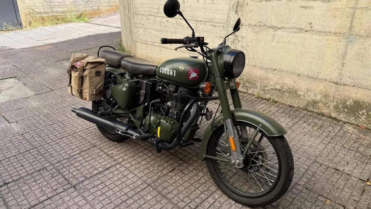 Royal Enfield Classic 500 Pegasus (2019 - 20)  (6)
