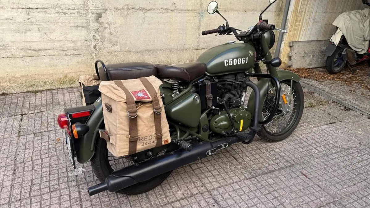 Royal Enfield Classic 500 Pegasus (2019 - 20)  (7)