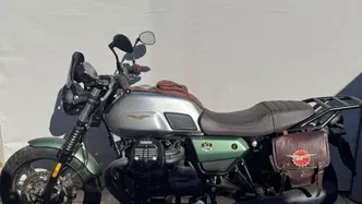 Moto Guzzi V7 Stone Centenario (2021 - 22)