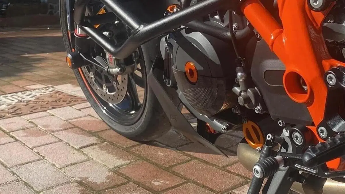 KTM 1290 Super Duke GT (2021 - 25)  (3)